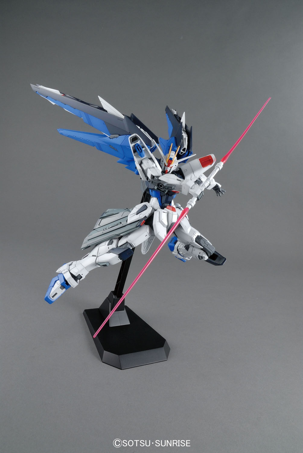 MG - 1/100 - FREEDOM GUNDAM VER.2.0