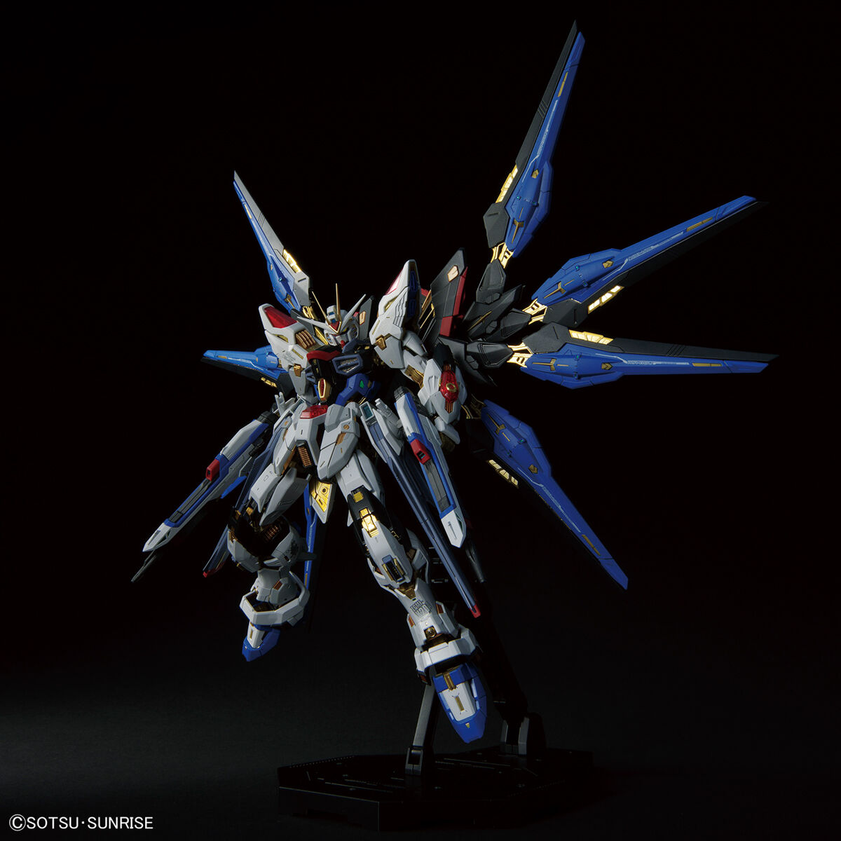 GUNDAM - MGEX 1/100 STRIKE FREEDOM
