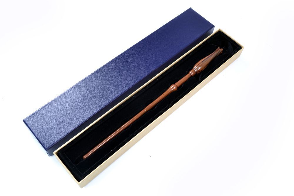 Harry Potter - Luna Lovegood's Tulip Weighted Magic Wand Replica