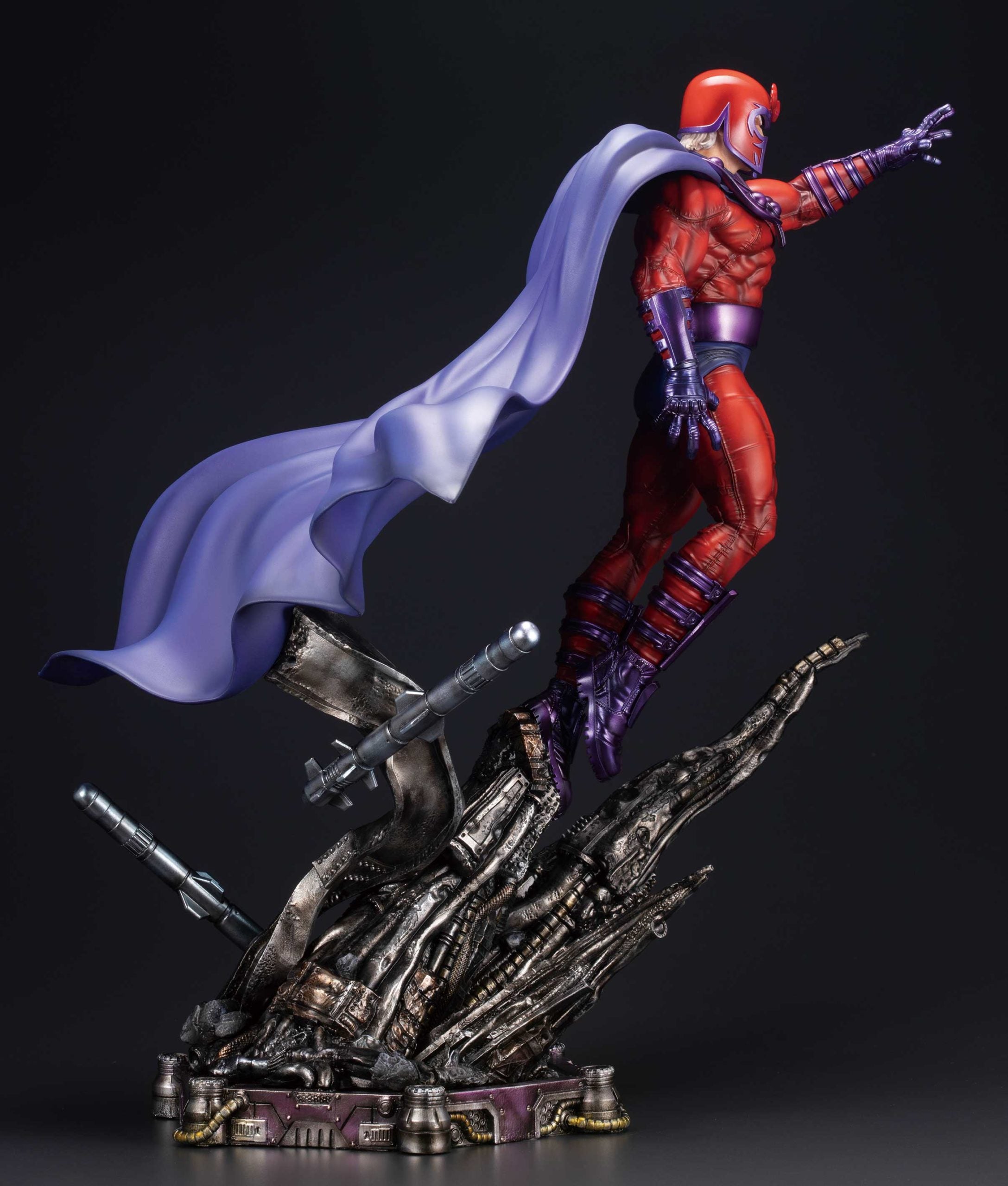 Marvel Universe: X-Men Fine Art - Magneto - 1/6 Scale Statue