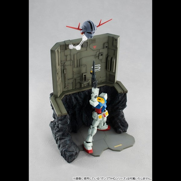 GUNDAM - REALISTIC MODEL SERIES MOBILE SUIT GUNDAM (FOR 1/144 HG SERIES) G STRUCTURE [GS03] THE LAST SHOOTING
